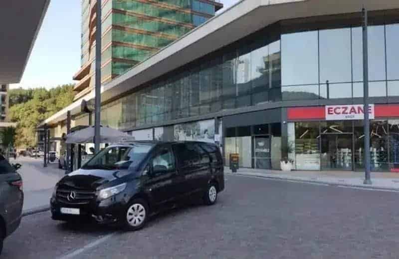 Mercure hair transplant patient arriving in Istanbul